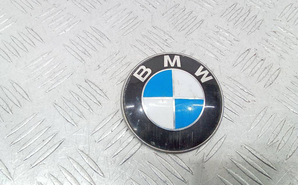 Эмблема BMW 1 E81/E87 рест. 2008 8132375 - Крыло для Легковых автомобилей: фото 1 Эмблема BMW 1 E81/E87 рест. 2008 8132375 - Крыло для Легковых автомобилей: фото 1