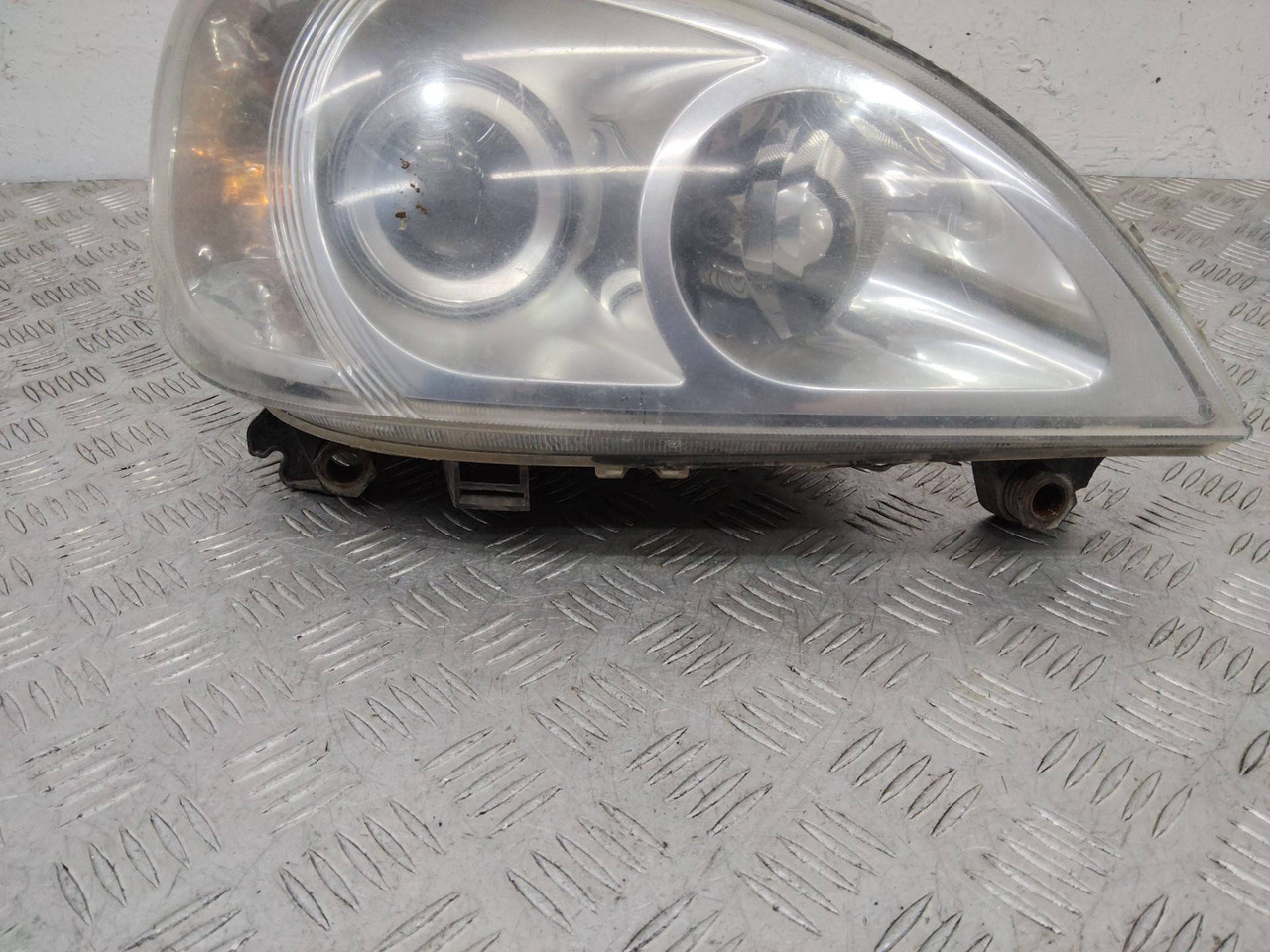 Фара правая Mercedes-Benz M W163 2001 1638200749 - Свет/ Освещение для Легковых автомобилей: фото 4 Фара правая Mercedes-Benz M W163 2001 1638200749 - Свет/ Освещение для Легковых автомобилей: фото 4