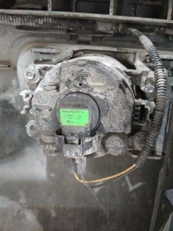 Фара противотуманная левая Renault Megane 2 2003 - Свет/ Освещение для Легковых автомобилей: фото 2 Фара противотуманная левая Renault Megane 2 2003 - Свет/ Освещение для Легковых автомобилей: фото 2