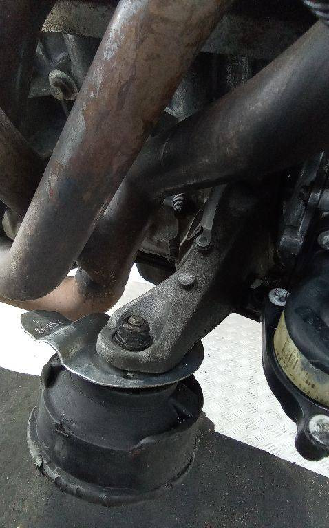 Кронштейн двигателя BMW 3 E46 2003 6753296 - Подушка двигателя для Легковых автомобилей: фото 1 Кронштейн двигателя BMW 3 E46 2003 6753296 - Подушка двигателя для Легковых автомобилей: фото 1