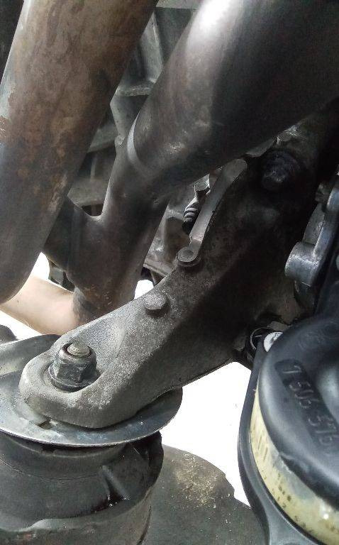 Кронштейн двигателя BMW 3 E46 2003 6753296 - Подушка двигателя для Легковых автомобилей: фото 2 Кронштейн двигателя BMW 3 E46 2003 6753296 - Подушка двигателя для Легковых автомобилей: фото 2