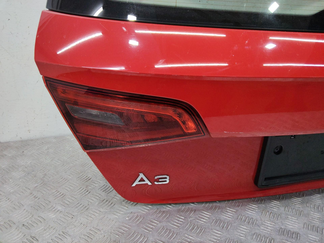 Дверь и запчасти для Легковых автомобилей Крышка багажника Audi A3 8V 2014: фото 6 Дверь и запчасти для Легковых автомобилей Крышка багажника Audi A3 8V 2014: фото 6