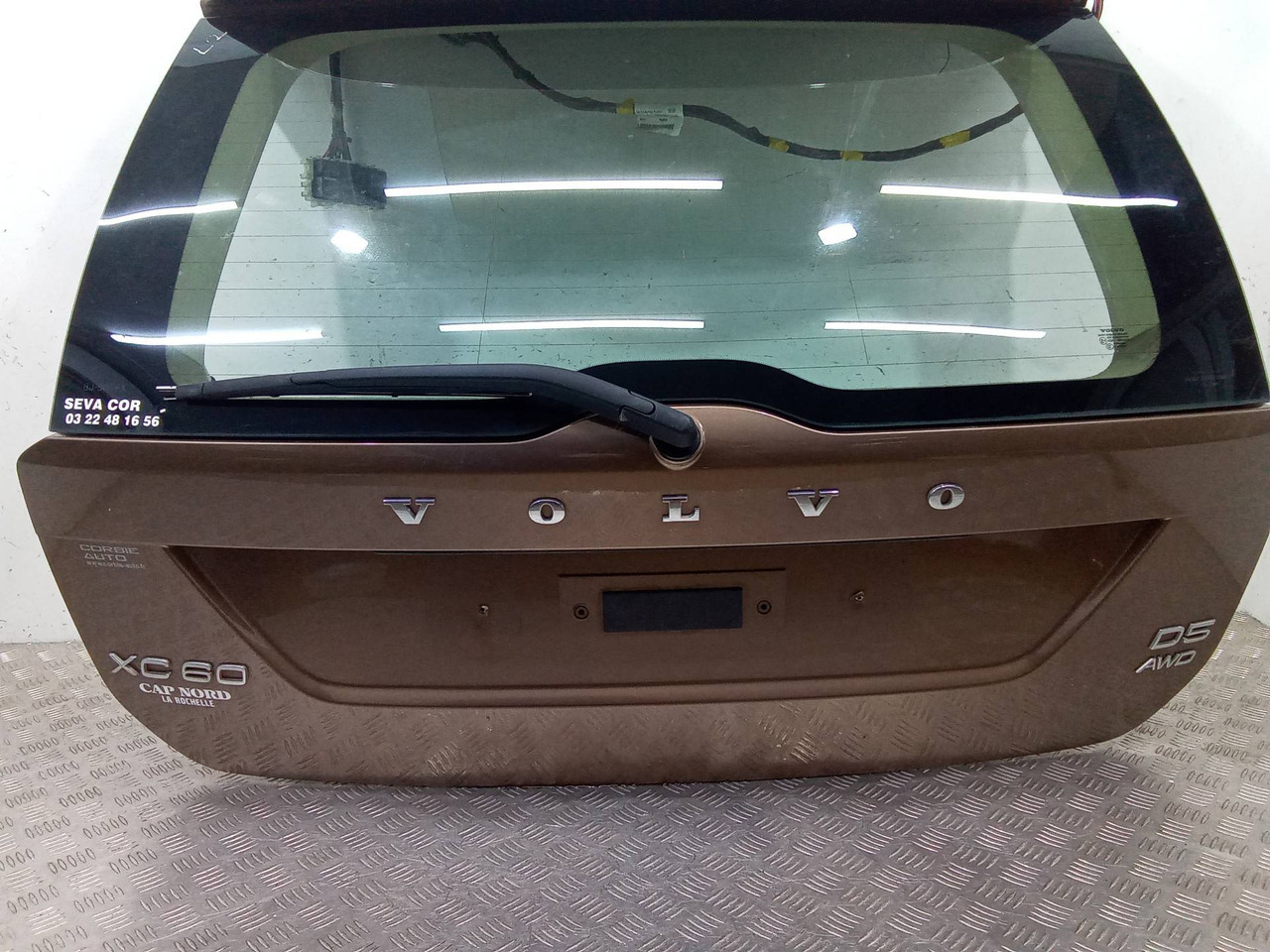 Крышка багажника Volvo XC60 1 2011 - Дверь и запчасти для Легковых автомобилей: фото 3 Крышка багажника Volvo XC60 1 2011 - Дверь и запчасти для Легковых автомобилей: фото 3