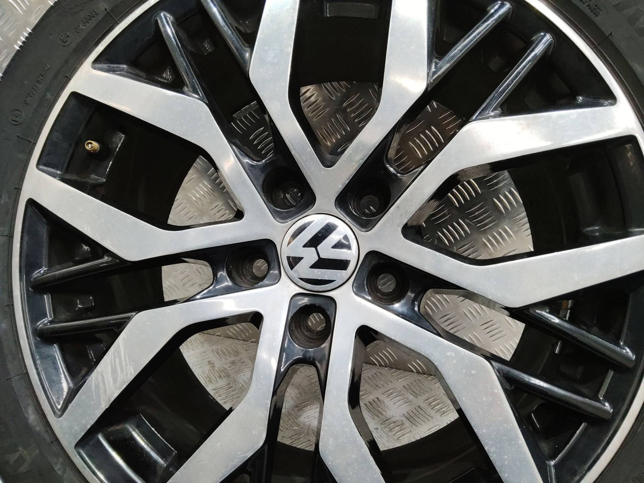Литой диск R17x7.5 5x112 - Колесный диск: фото 2 Литой диск R17x7.5 5x112 - Колесный диск: фото 2