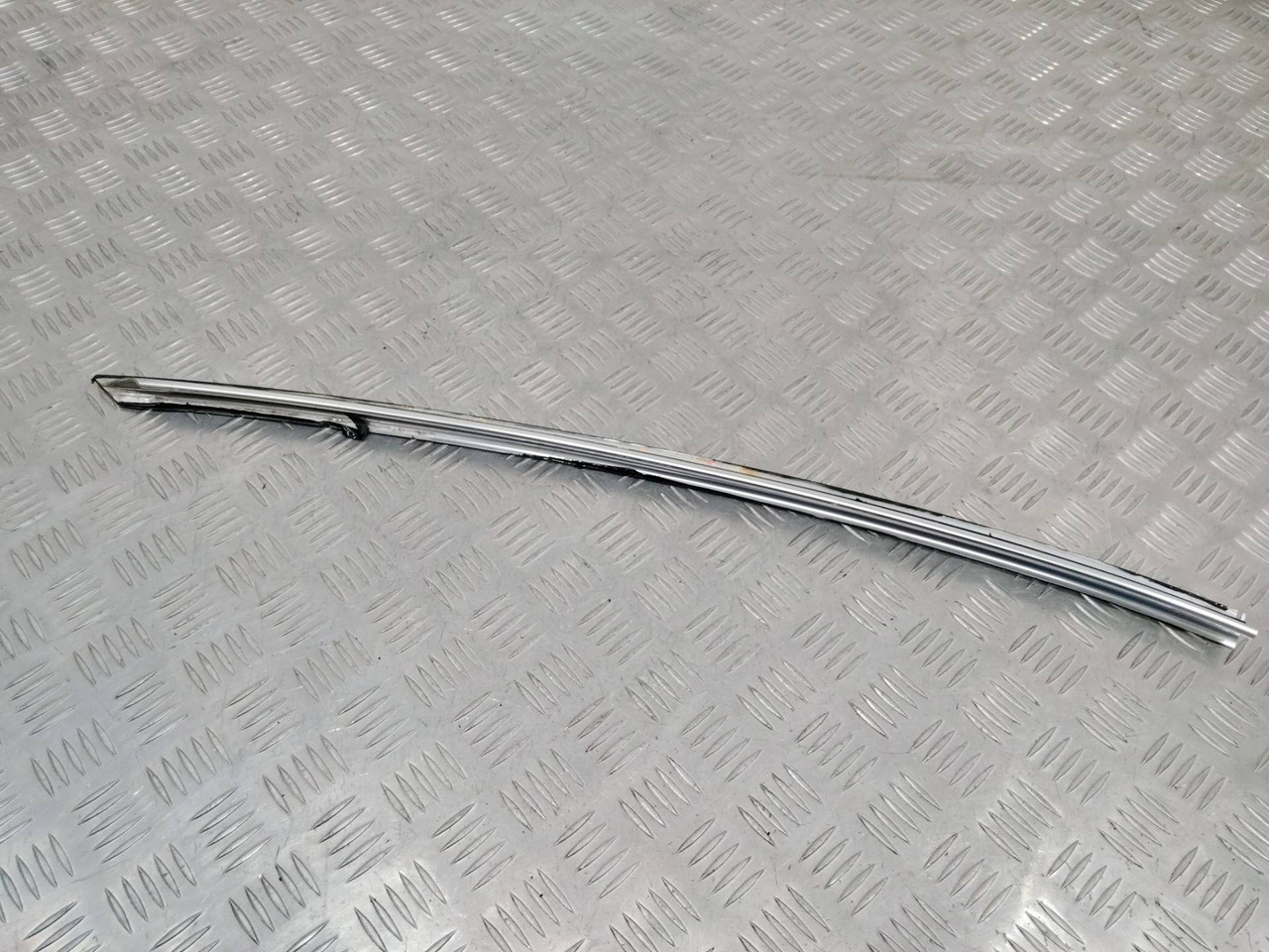 Направляющая стекла BMW 3 E90/E91 2007 7119100-04 - Стекло и запчасти для Легковых автомобилей: фото 2 Направляющая стекла BMW 3 E90/E91 2007 7119100-04 - Стекло и запчасти для Легковых автомобилей: фото 2