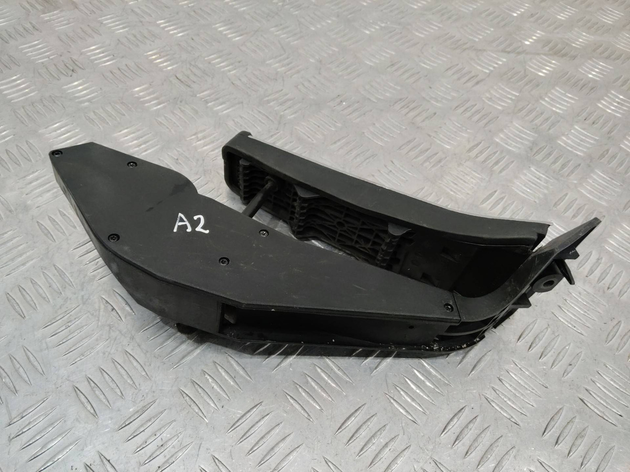 Педаль газа BMW 3 E90/E91 2007 677264601 - Кабина и интерьер для Легковых автомобилей: фото 4 Педаль газа BMW 3 E90/E91 2007 677264601 - Кабина и интерьер для Легковых автомобилей: фото 4