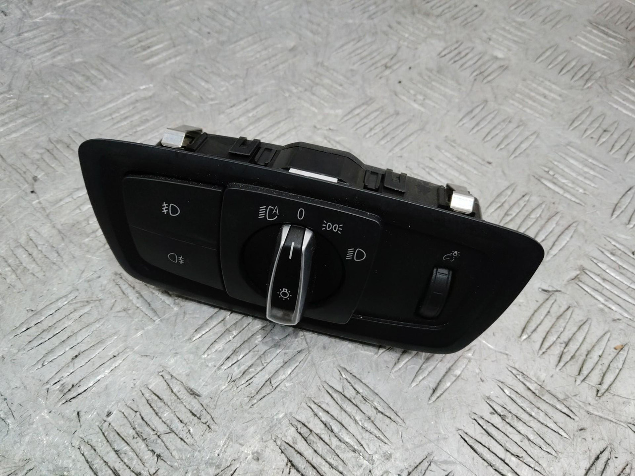 Переключатель света BMW X1 F48 2015 9388953 - Электрическая система для Легковых автомобилей: фото 2 Переключатель света BMW X1 F48 2015 9388953 - Электрическая система для Легковых автомобилей: фото 2