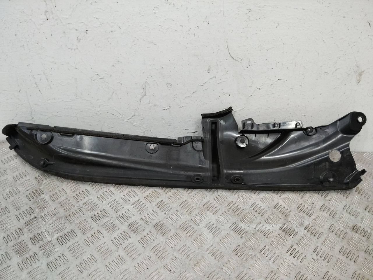 Пластик моторного отсека BMW 7 F01/F02 2012 - Подушка двигателя для Легковых автомобилей: фото 1 Пластик моторного отсека BMW 7 F01/F02 2012 - Подушка двигателя для Легковых автомобилей: фото 1