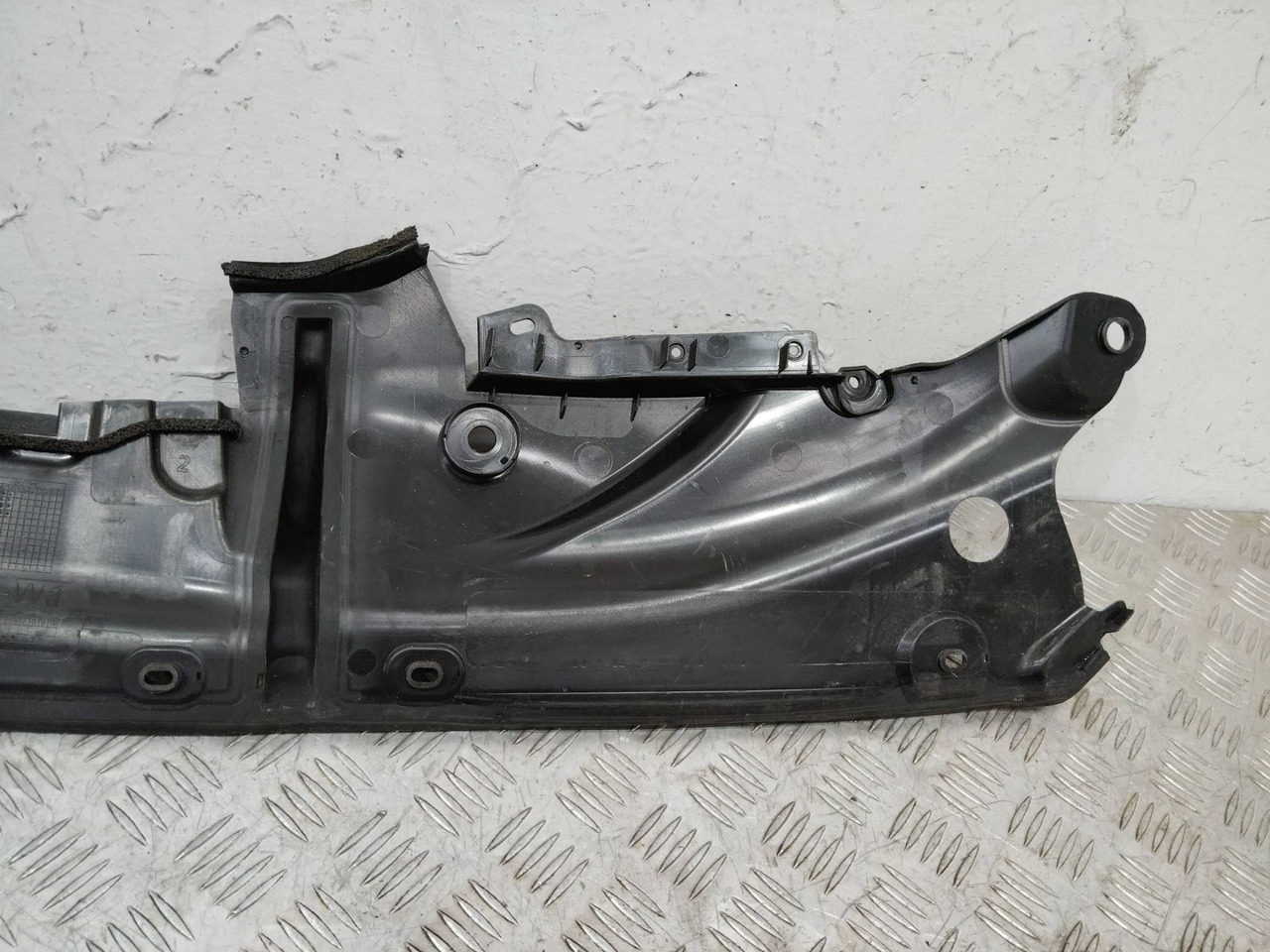 Пластик моторного отсека BMW 7 F01/F02 2012 - Подушка двигателя для Легковых автомобилей: фото 2 Пластик моторного отсека BMW 7 F01/F02 2012 - Подушка двигателя для Легковых автомобилей: фото 2