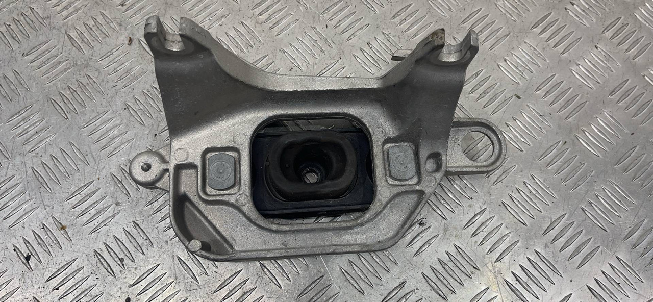 Подушка крепления КПП Renault Megane 4 112221641R - Кузов и экстерьер для Легковых автомобилей: фото 1 Подушка крепления КПП Renault Megane 4 112221641R - Кузов и экстерьер для Легковых автомобилей: фото 1