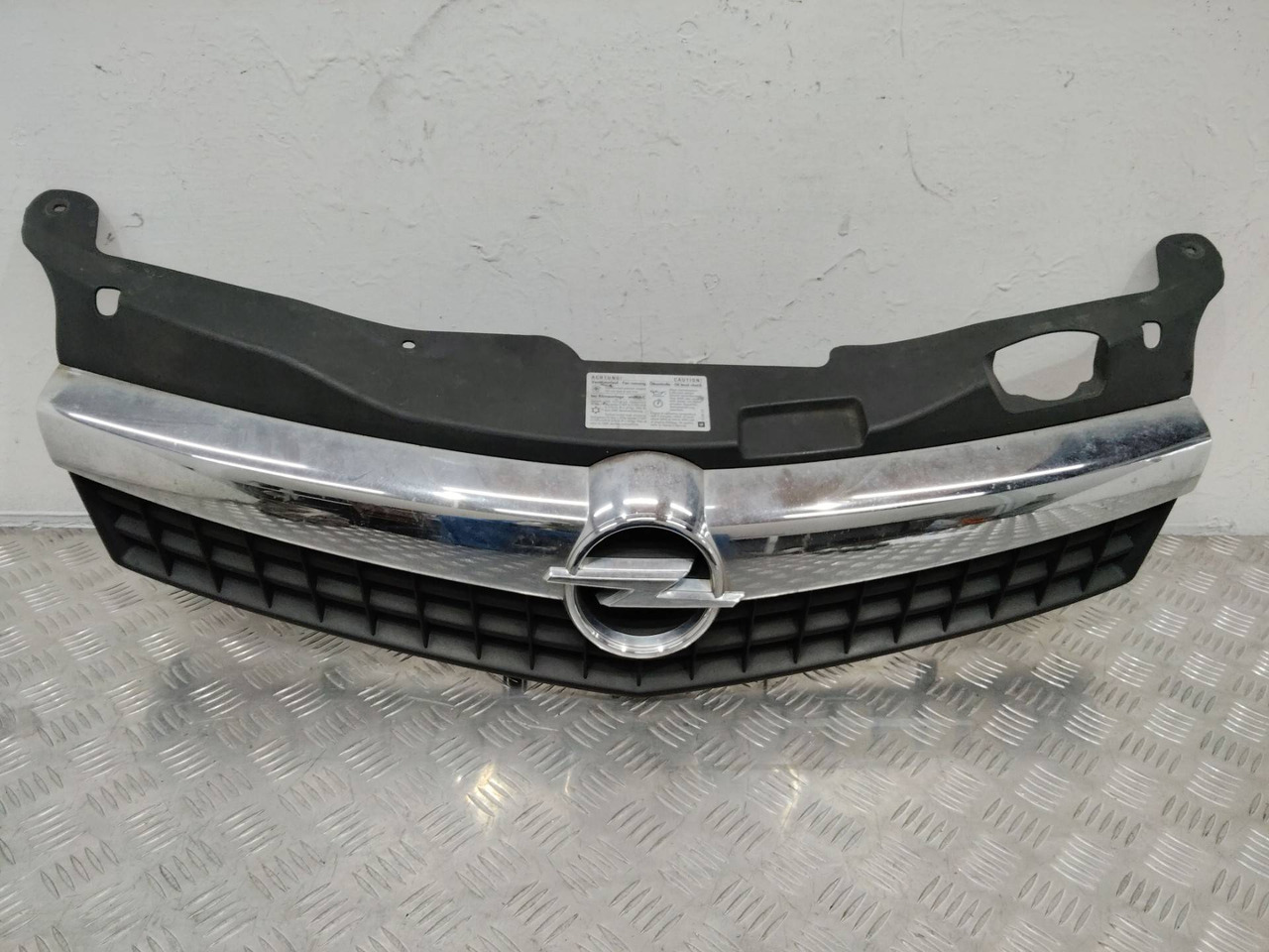 Решетка радиатора Opel Astra H рест. 2008 13247083 - Решётка радиатора для Легковых автомобилей: фото 1 Решетка радиатора Opel Astra H рест. 2008 13247083 - Решётка радиатора для Легковых автомобилей: фото 1