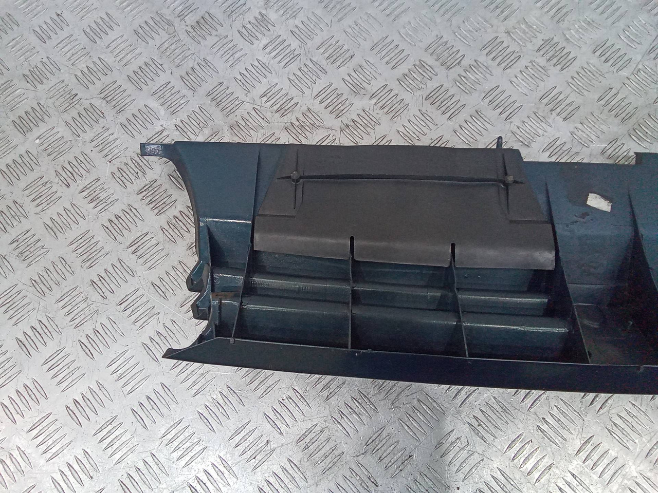 Решетка радиатора Peugeot 405 1 1993 9255588877 - Решётка радиатора для Легковых автомобилей: фото 5 Решетка радиатора Peugeot 405 1 1993 9255588877 - Решётка радиатора для Легковых автомобилей: фото 5