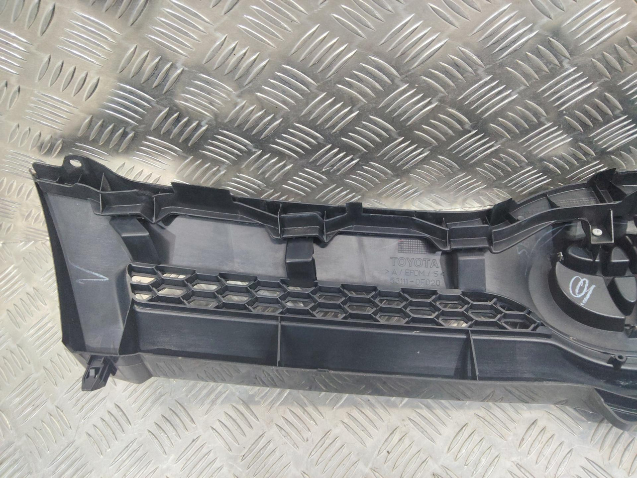 Решетка радиатора Toyota Corolla Verso 2 AR10 2006 - Решётка радиатора для Легковых автомобилей: фото 5 Решетка радиатора Toyota Corolla Verso 2 AR10 2006 - Решётка радиатора для Легковых автомобилей: фото 5