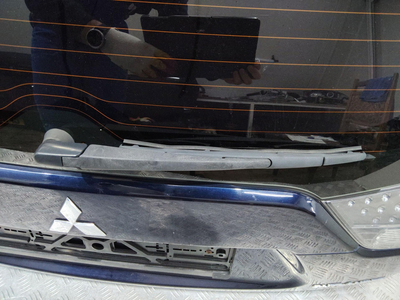 Щеткодержатель задний Mitsubishi Outlander 2 2009 - Электрическая система для Легковых автомобилей: фото 1 Щеткодержатель задний Mitsubishi Outlander 2 2009 - Электрическая система для Легковых автомобилей: фото 1