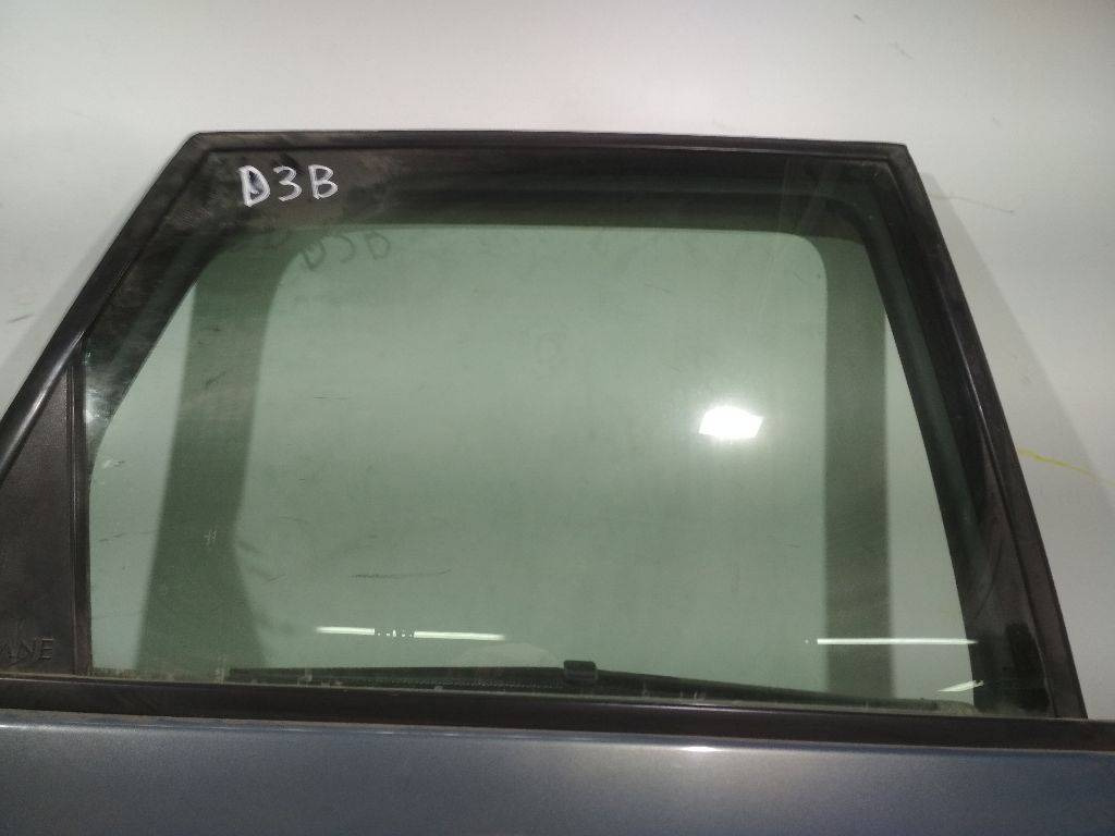 Стекло двери задней правой Renault Scenic 2 2006 - Стекло и запчасти для Легковых автомобилей: фото 1 Стекло двери задней правой Renault Scenic 2 2006 - Стекло и запчасти для Легковых автомобилей: фото 1