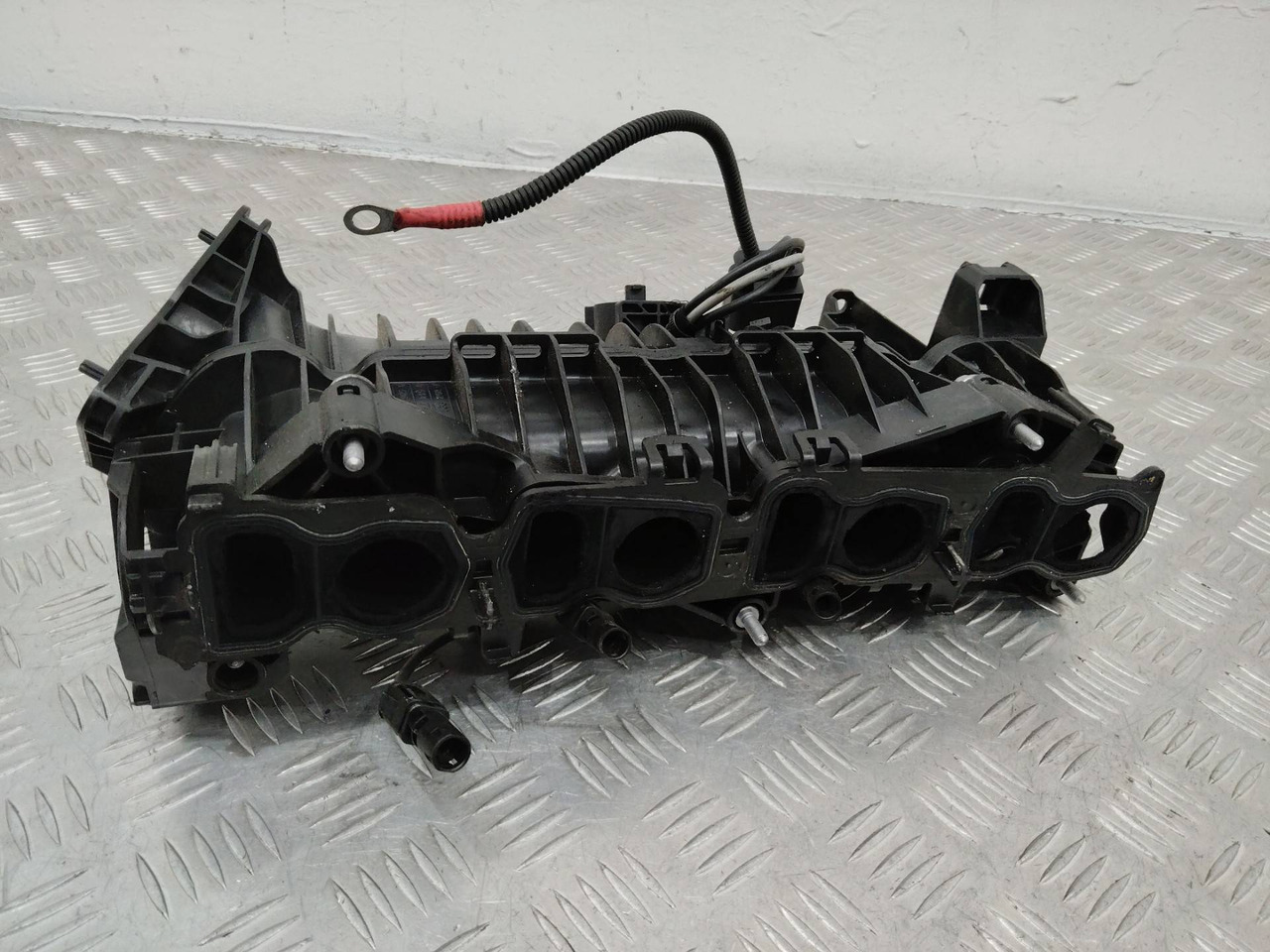 Впускной коллектор BMW 5 F10/F11 2012 108452S10 - Двигатель и запчасти для Легковых автомобилей: фото 4 Впускной коллектор BMW 5 F10/F11 2012 108452S10 - Двигатель и запчасти для Легковых автомобилей: фото 4