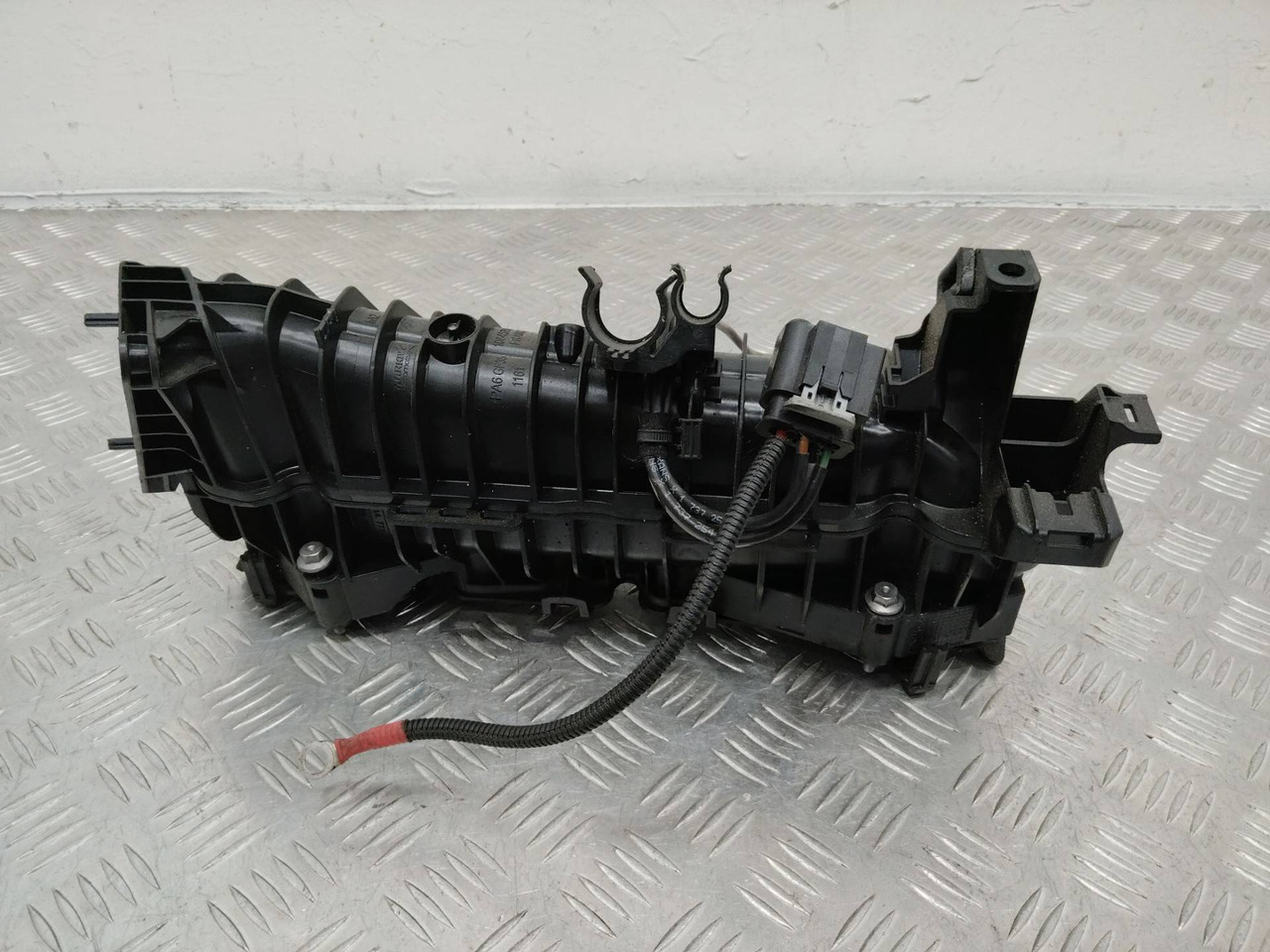 Впускной коллектор BMW 5 F10/F11 2012 108452S10 - Двигатель и запчасти для Легковых автомобилей: фото 1 Впускной коллектор BMW 5 F10/F11 2012 108452S10 - Двигатель и запчасти для Легковых автомобилей: фото 1