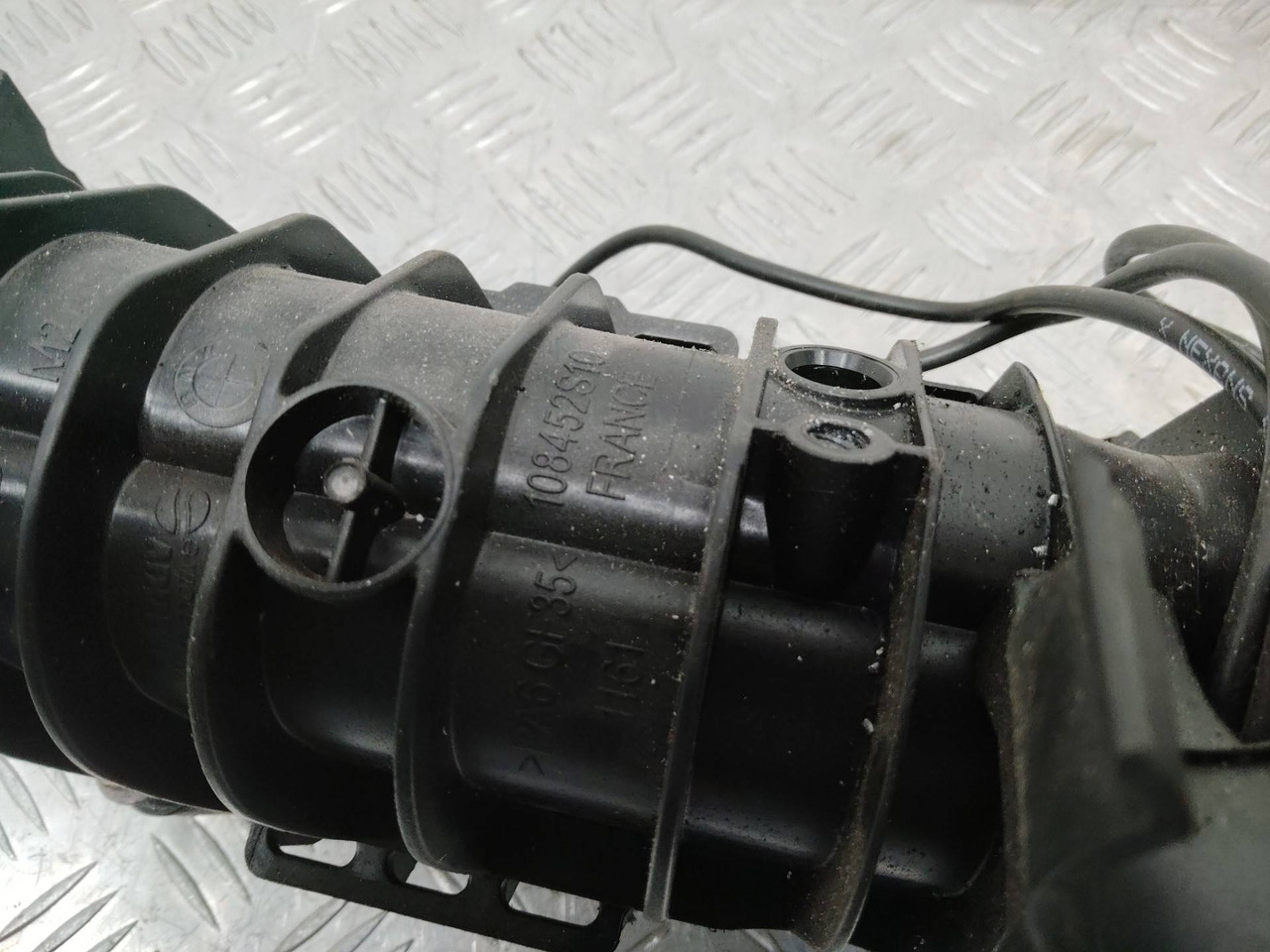 Впускной коллектор BMW 5 F10/F11 2012 108452S10 - Двигатель и запчасти для Легковых автомобилей: фото 3 Впускной коллектор BMW 5 F10/F11 2012 108452S10 - Двигатель и запчасти для Легковых автомобилей: фото 3