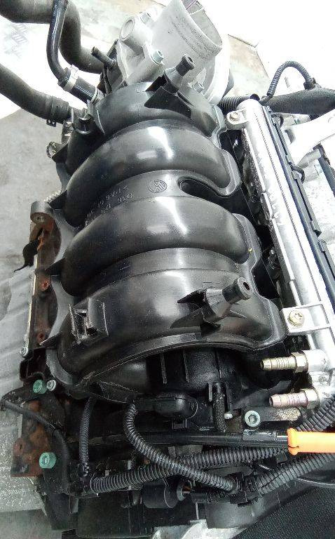Впускной коллектор Volkswagen Golf 4 2002 - Двигатель и запчасти для Легковых автомобилей: фото 3 Впускной коллектор Volkswagen Golf 4 2002 - Двигатель и запчасти для Легковых автомобилей: фото 3
