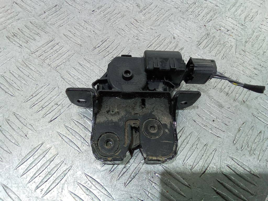 Замок багажника Renault Megane 3 2010 846300003R - Дверь и запчасти для Легковых автомобилей: фото 2 Замок багажника Renault Megane 3 2010 846300003R - Дверь и запчасти для Легковых автомобилей: фото 2