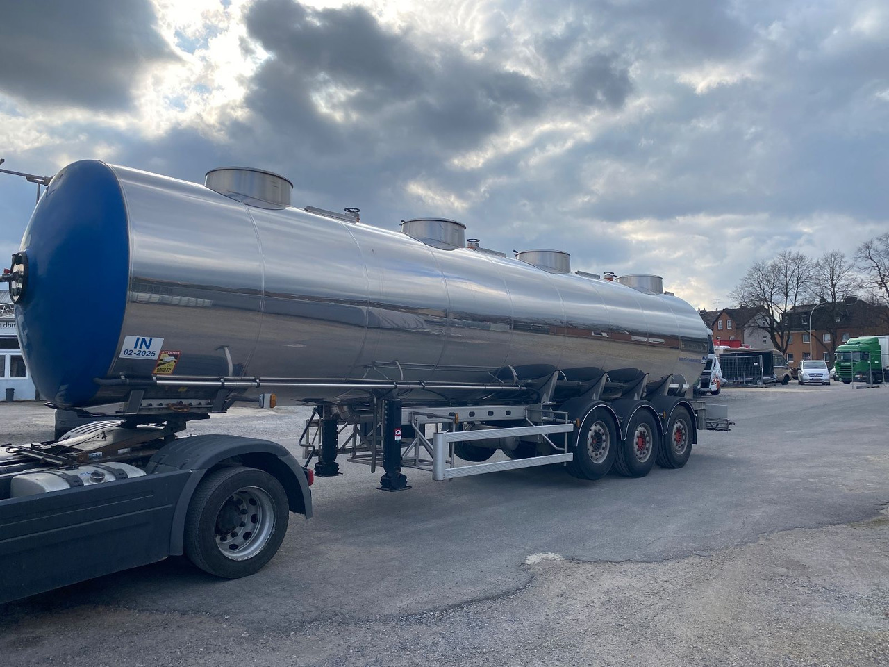 Magyar 3-achs Lebensmitteltank/30.000 l / 4 Kammer/Lift - Полуприцеп-цистерна: фото 1 Magyar 3-achs Lebensmitteltank/30.000 l / 4 Kammer/Lift - Полуприцеп-цистерна: фото 1