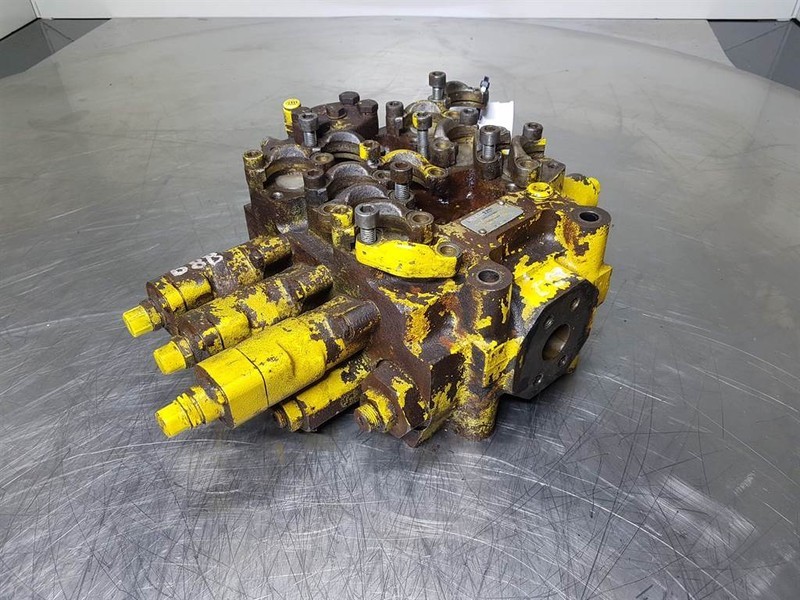 David Brown MVBT01059 - Komatsu WA270-3 - Valve - Гидравлика: фото 1