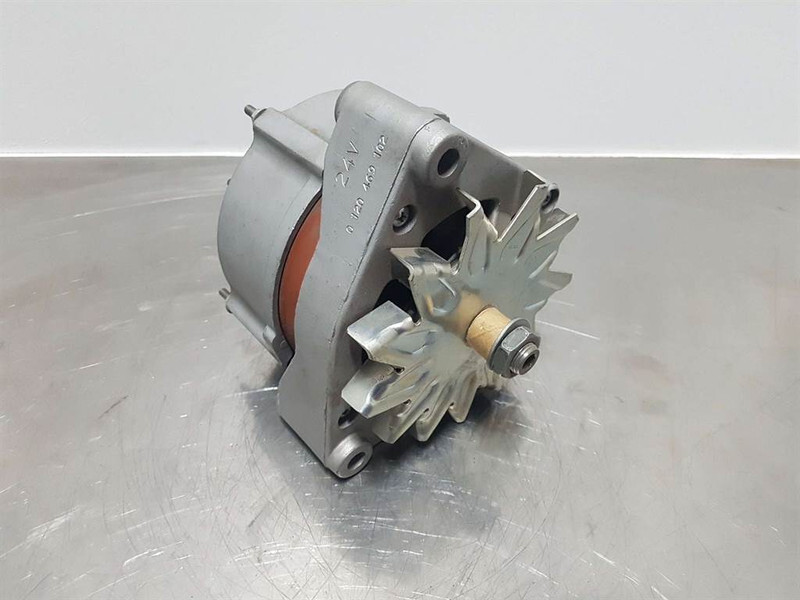 Deutz 913/1013-28V 55A-Alternator/Lichtmaschine/Dynamo - Двигатель для Строительной техники: фото 1 Deutz 913/1013-28V 55A-Alternator/Lichtmaschine/Dynamo - Двигатель для Строительной техники: фото 1