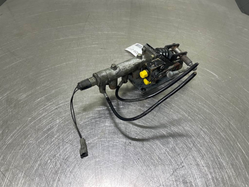 Liebherr L514-7621940-Brake cylinder/Bremszylinder - Детали тормозной системы для Строительной техники: фото 1