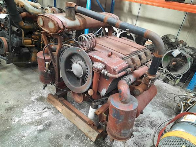 Deutz F8L413 - Двигатель: фото 1
