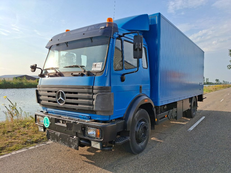 Mercedes-Benz 1820 L - Грузовик с закрытым кузовом: фото 1 Mercedes-Benz 1820 L - Грузовик с закрытым кузовом: фото 1