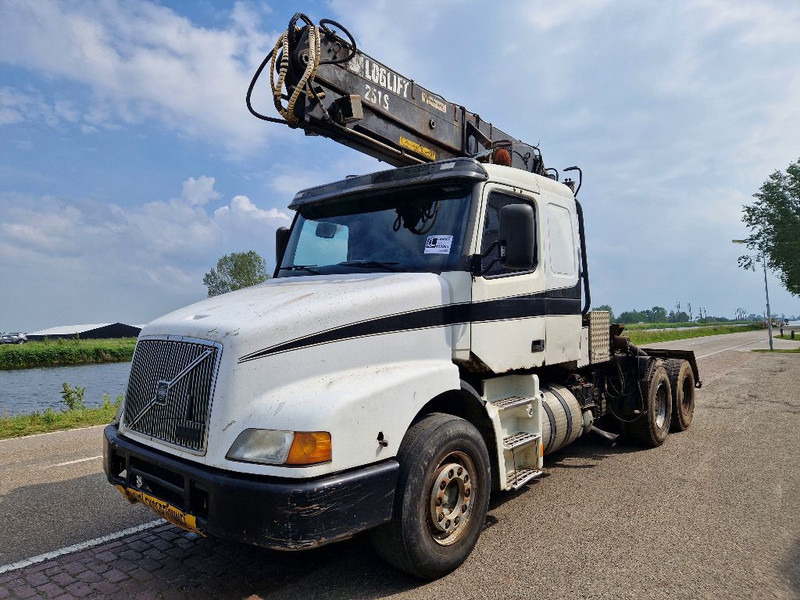 Volvo NH12.460 - Тягач: фото 1 Volvo NH12.460 - Тягач: фото 1