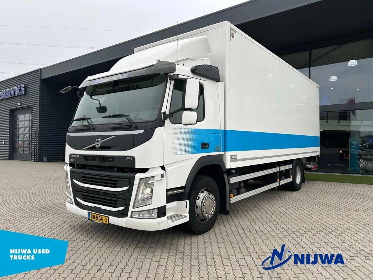 Volvo FM 330 4x2 Laadklep + Schuifzeil - Тентованный грузовик: фото 1 Volvo FM 330 4x2 Laadklep + Schuifzeil - Тентованный грузовик: фото 1
