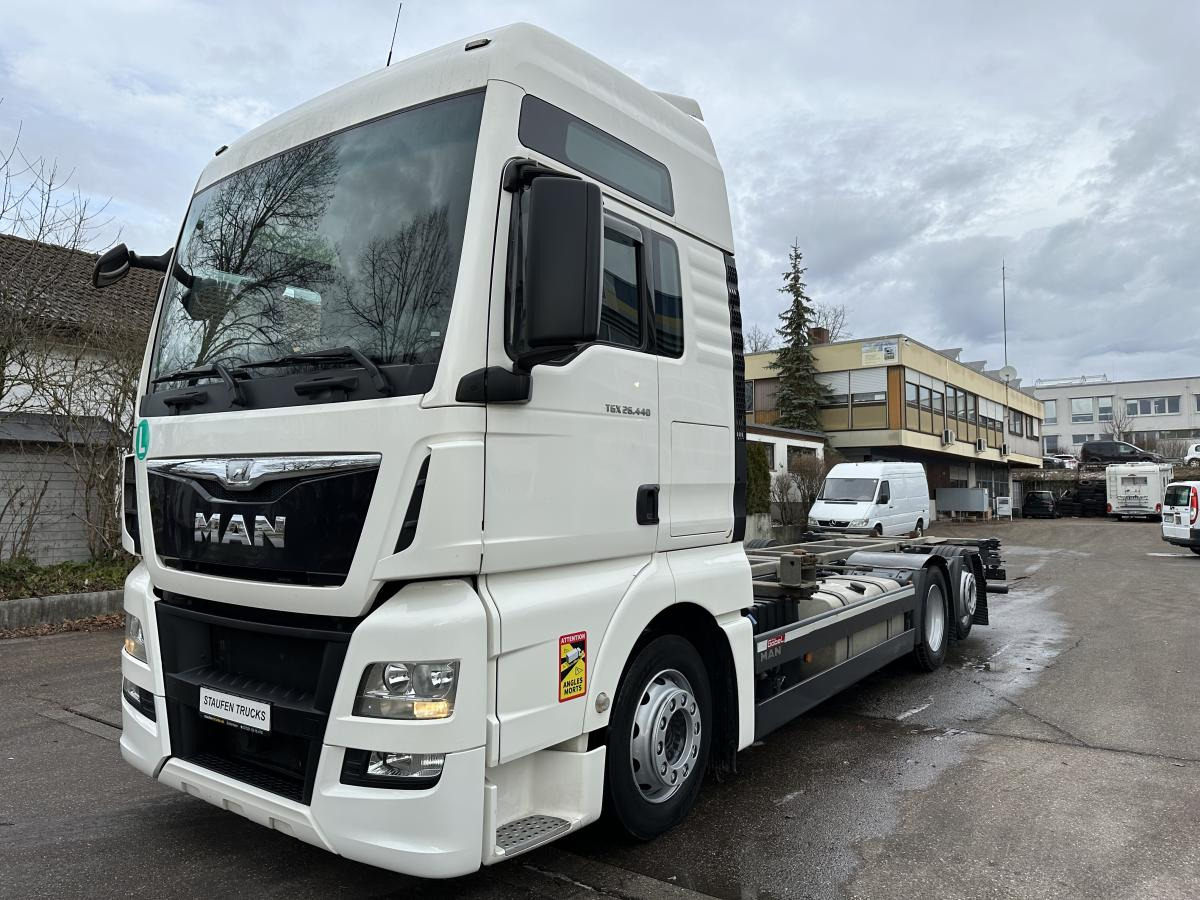 MAN TGX 460 FLL BDF 6x2 Volum WANTEC Mulltiw.Lenkachse E6 - Грузовик-контейнеровоз/ Сменный кузов: фото 1 MAN TGX 460 FLL BDF 6x2 Volum WANTEC Mulltiw.Lenkachse E6 - Грузовик-контейнеровоз/ Сменный кузов: фото 1
