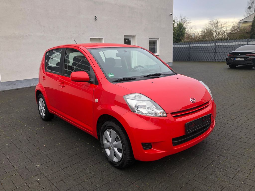 Daihatsu Sirion 1.0 Klima 5-Türig - Легковой автомобиль: фото 1 Daihatsu Sirion 1.0 Klima 5-Türig - Легковой автомобиль: фото 1