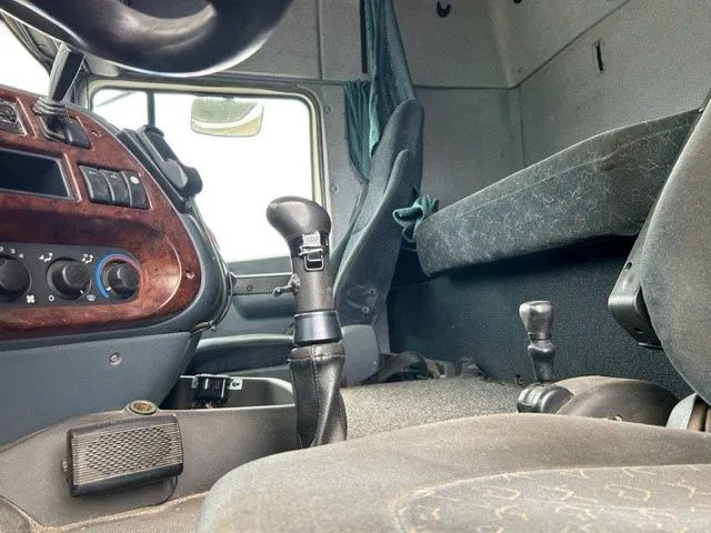DAF 95.480 XF SPACECAB 6x2 WITH HOOK-ARM SYSTEM (EURO 3 / ZF16 MANUAL GEARBOX / ZF-INTARDER / STEEL-/AIR SUSPENSION / AIRCONDITIONIN в лизинг DAF 95.480 XF SPACECAB 6x2 WITH HOOK-ARM SYSTEM (EURO 3 / ZF16 MANUAL GEARBOX / ZF-INTARDER / STEEL-/AIR SUSPENSION / AIRCONDITIONIN: фото 10