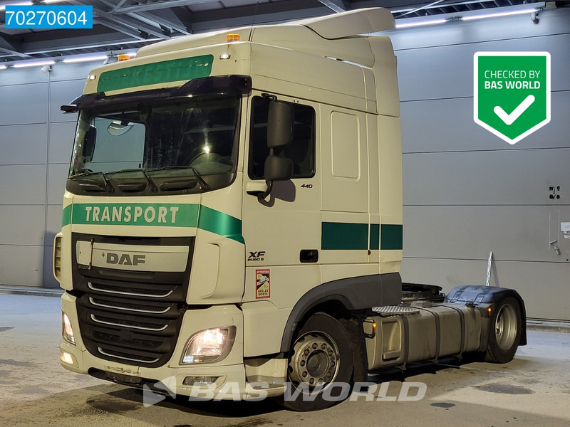 DAF XF 440 4X2 SC Mega Hebesattel Euro 6 - Тягач: фото 1 DAF XF 440 4X2 SC Mega Hebesattel Euro 6 - Тягач: фото 1