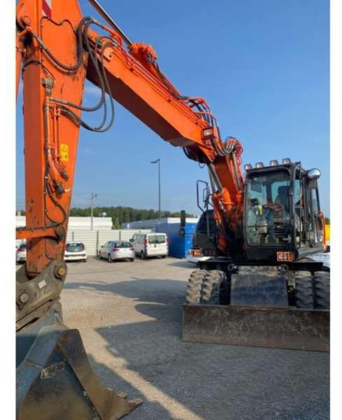 Hitachi ZX170W-5B - Колёсный экскаватор: фото 3 Hitachi ZX170W-5B - Колёсный экскаватор: фото 3