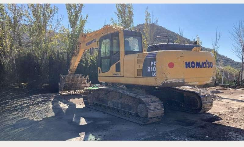 Komatsu PC210LC - Гусеничный экскаватор: фото 1 Komatsu PC210LC - Гусеничный экскаватор: фото 1