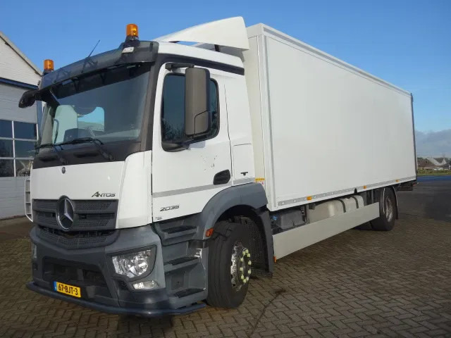 Mercedes-Benz Antos 2035 - Грузовик с закрытым кузовом: фото 1 Mercedes-Benz Antos 2035 - Грузовик с закрытым кузовом: фото 1