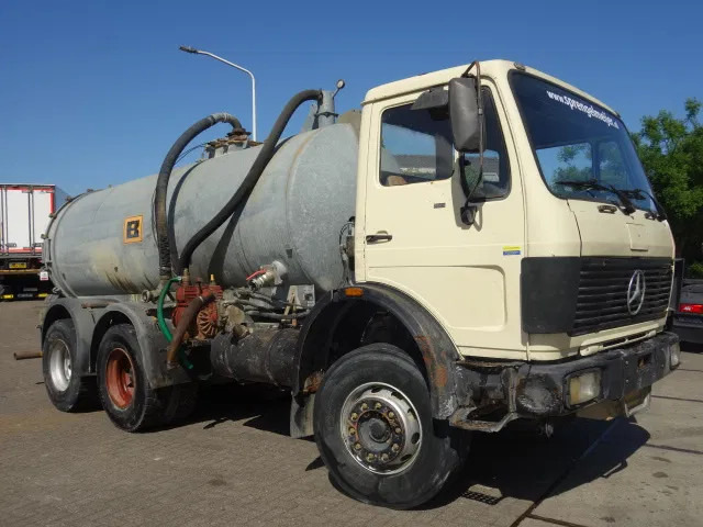Mercedes-Benz MB 2222 6X4 WATERTANKER WITH PUMP - Грузовик-цистерна: фото 1 Mercedes-Benz MB 2222 6X4 WATERTANKER WITH PUMP - Грузовик-цистерна: фото 1