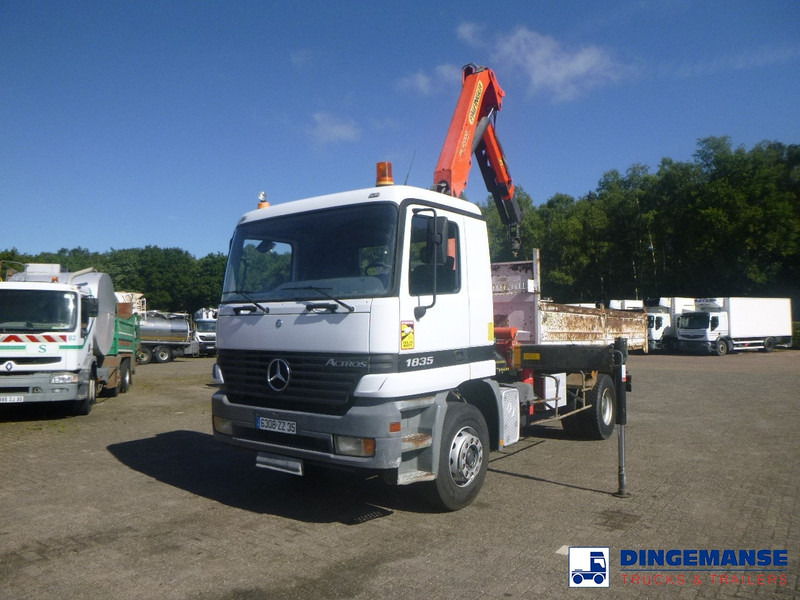 Mercedes-Benz Actros 1835 4x2 tipper + Palfinger PK12000 - Автоманипулятор: фото 1 Mercedes-Benz Actros 1835 4x2 tipper + Palfinger PK12000 - Автоманипулятор: фото 1
