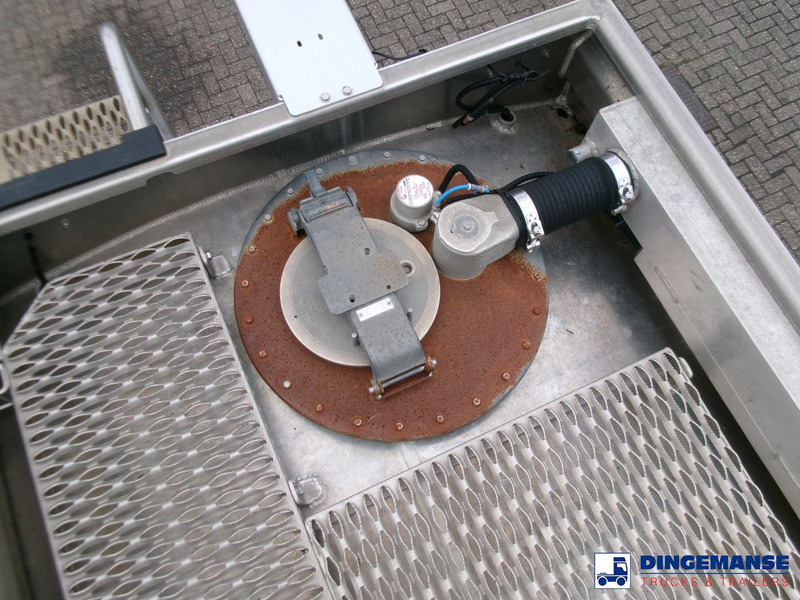 Renault Premium 260 4x2 fuel tank 13.8 m3 / 4 comp в лизинг Renault Premium 260 4x2 fuel tank 13.8 m3 / 4 comp: фото 11