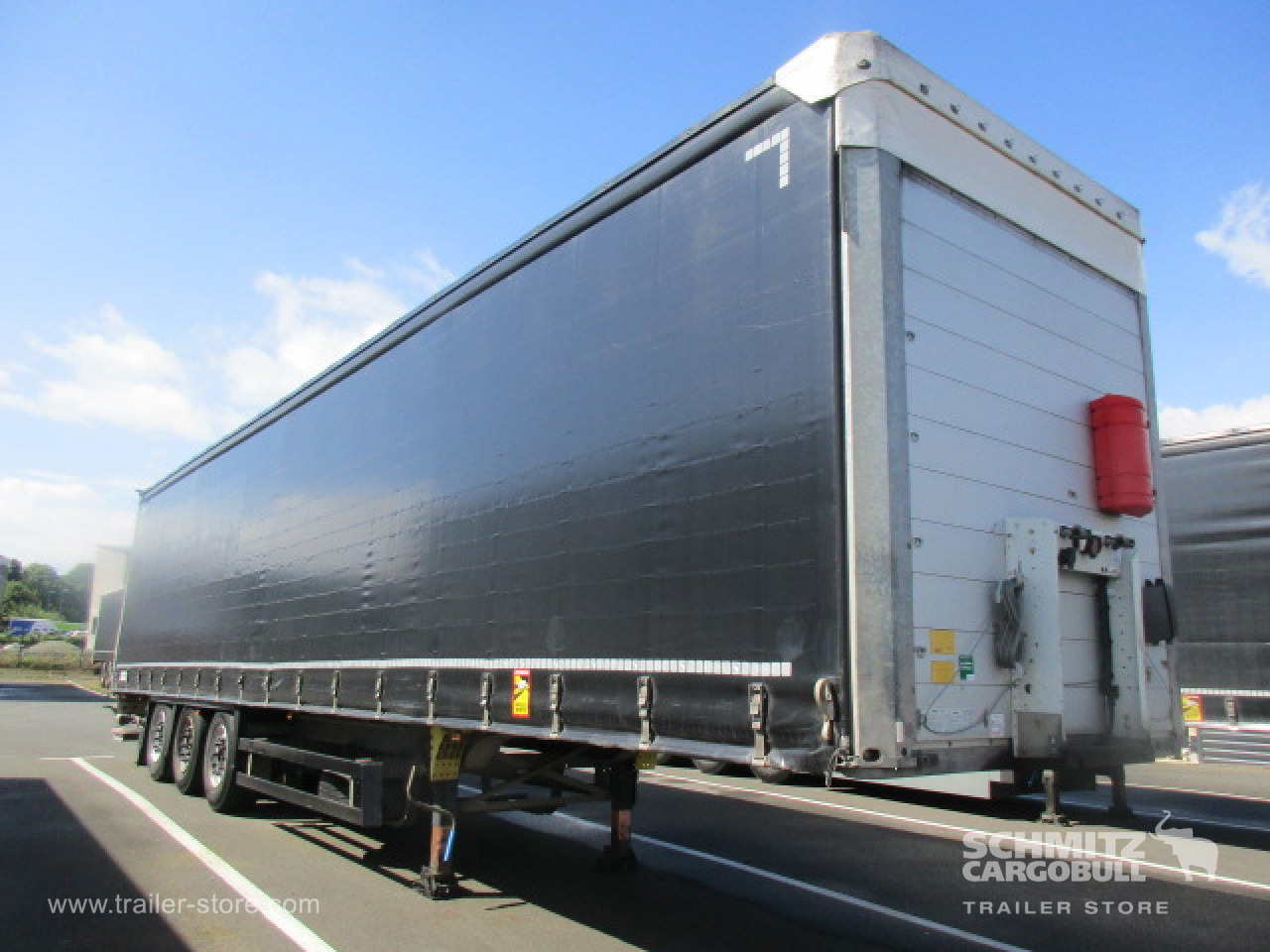 SCHMITZ Curtainsider Standard Taillift - Тентованный полуприцеп: фото 1 SCHMITZ Curtainsider Standard Taillift - Тентованный полуприцеп: фото 1