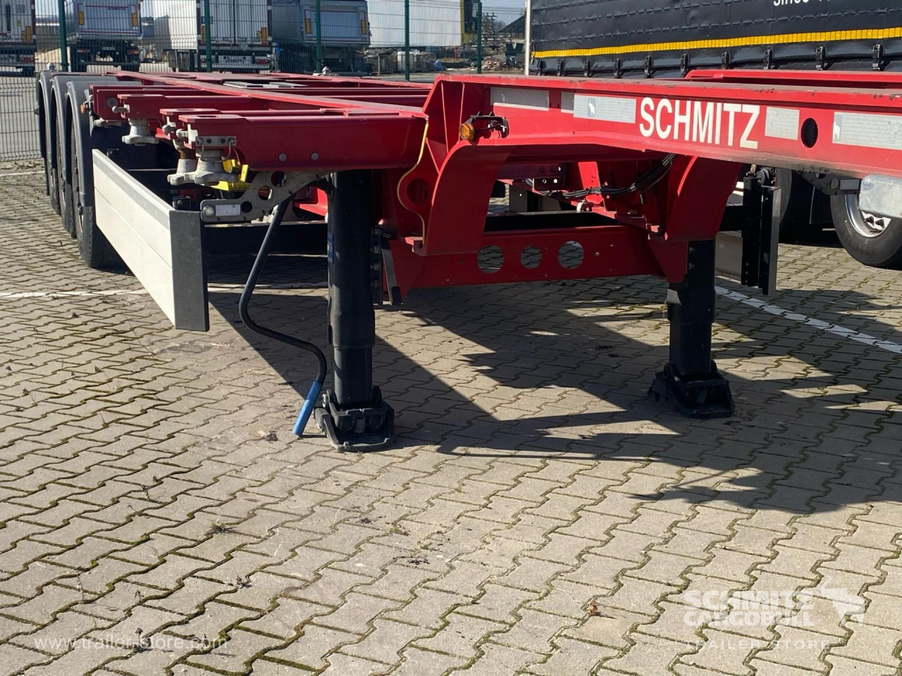 SCHMITZ Container chassis - Полуприцеп-контейнеровоз/ Сменный кузов: фото 1 SCHMITZ Container chassis - Полуприцеп-контейнеровоз/ Сменный кузов: фото 1