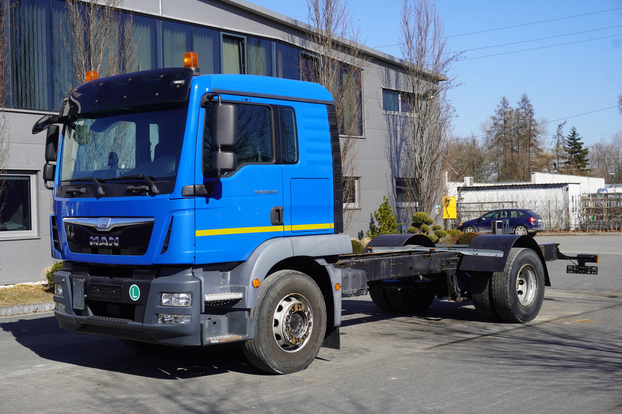 MAN TGM 18.290 E6 / Full ADR / sleeper cabin / chassis - Грузовик-шасси: фото 1