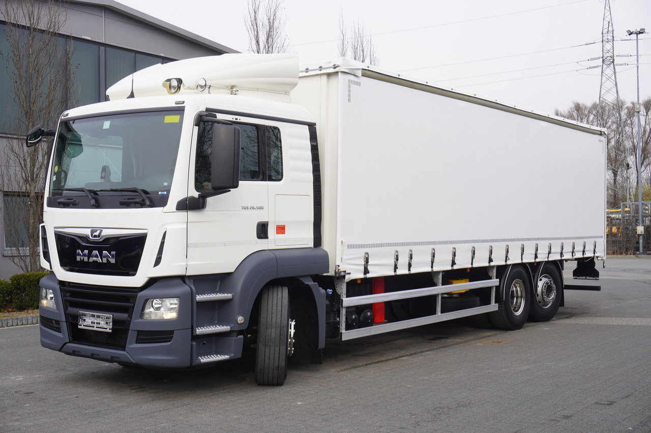 MAN TGS 26,500 / 62 thousand km! / Curtainsider 22 EPAL / 3rd steered axle - Тентованный грузовик: фото 1 MAN TGS 26,500 / 62 thousand km! / Curtainsider 22 EPAL / 3rd steered axle - Тентованный грузовик: фото 1