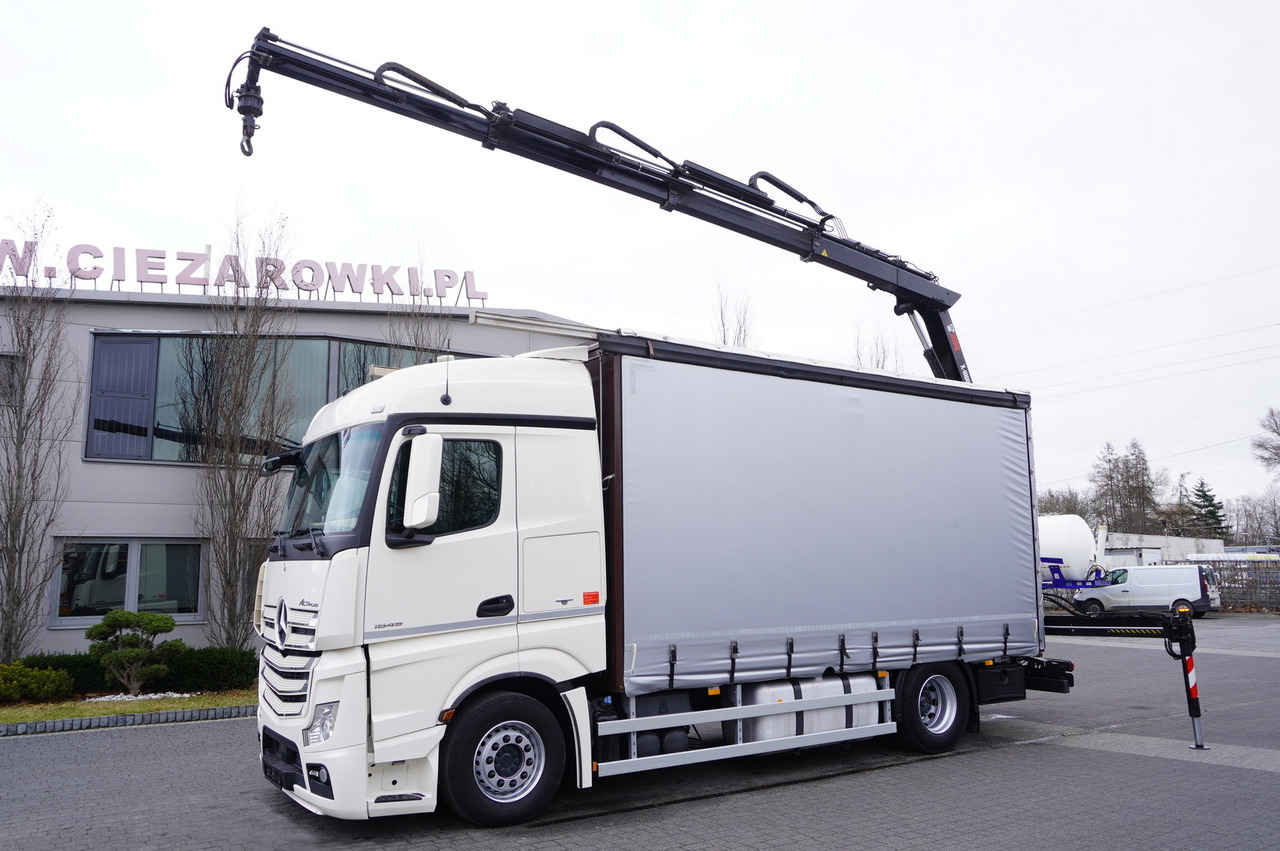 MERCEDES-BENZ Actros 1845 Crane HIAB / Curtain / 2 pieces - Тентованный грузовик, Автоманипулятор: фото 1 MERCEDES-BENZ Actros 1845 Crane HIAB / Curtain / 2 pieces - Тентованный грузовик, Автоманипулятор: фото 1