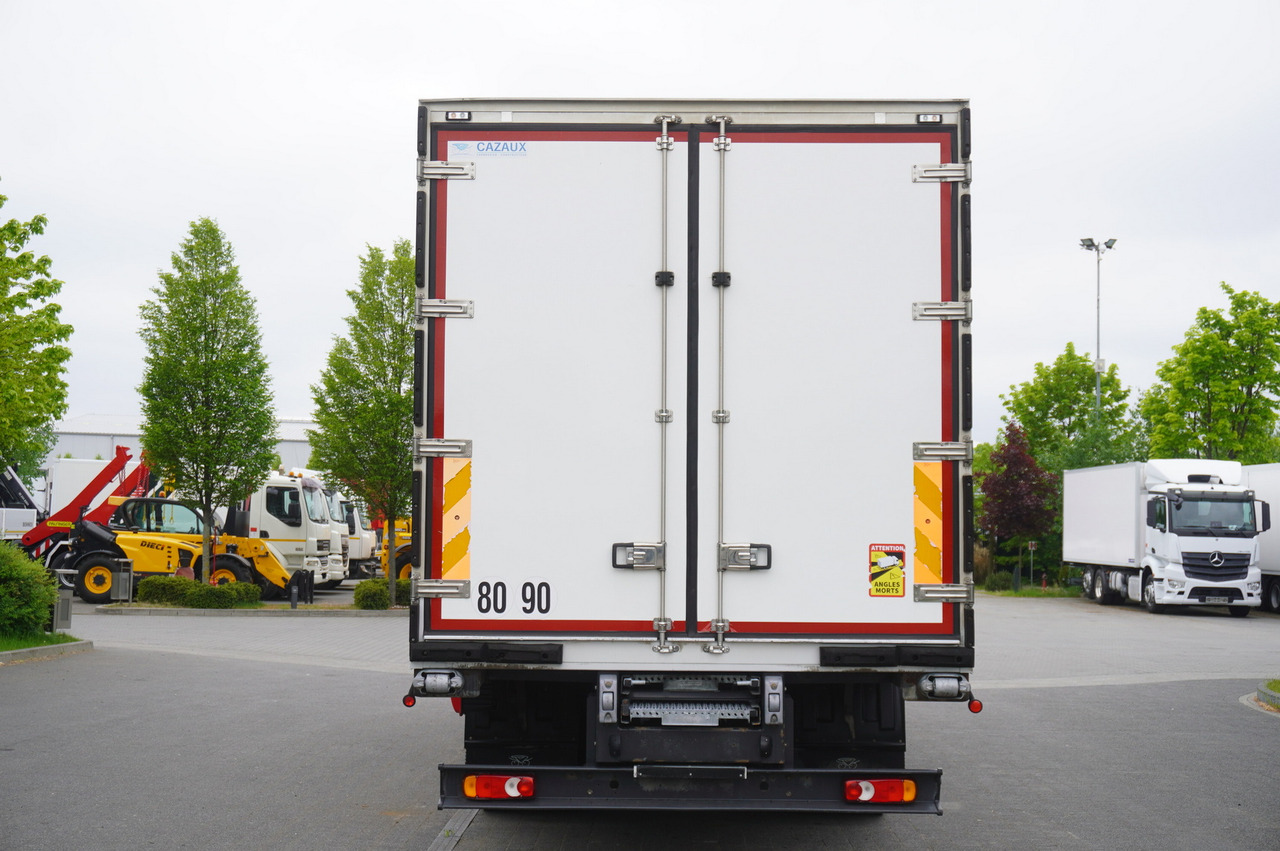 RENAULT D13 / 140 tho km !!! / Meat hook refrigerator / Thermoking T800R / 2 units - Рефрижератор: фото 4 RENAULT D13 / 140 tho km !!! / Meat hook refrigerator / Thermoking T800R / 2 units - Рефрижератор: фото 4