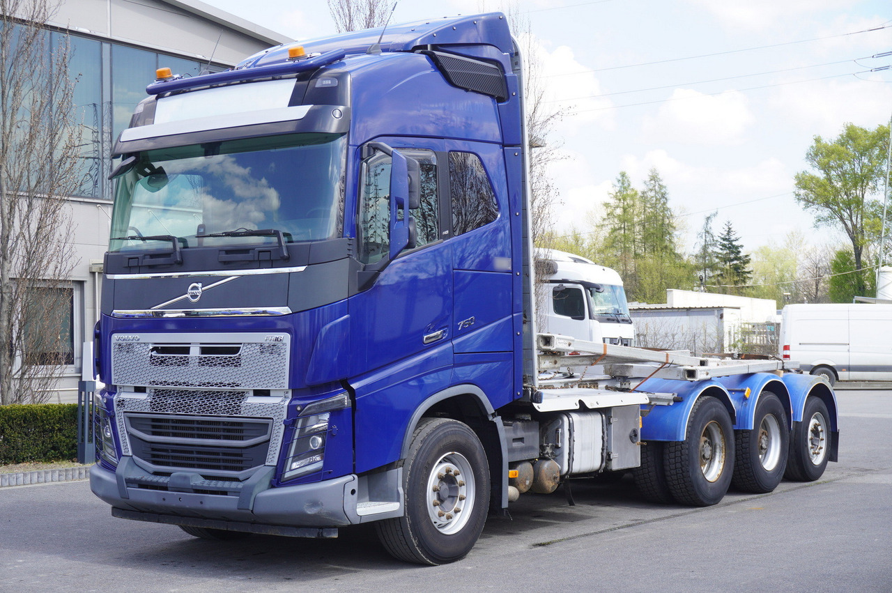 VOLVO FH16 750 8x4 / 750 HP! / 20 t load capacity / stanchion superstructure - Автоманипулятор: фото 4 VOLVO FH16 750 8x4 / 750 HP! / 20 t load capacity / stanchion superstructure - Автоманипулятор: фото 4