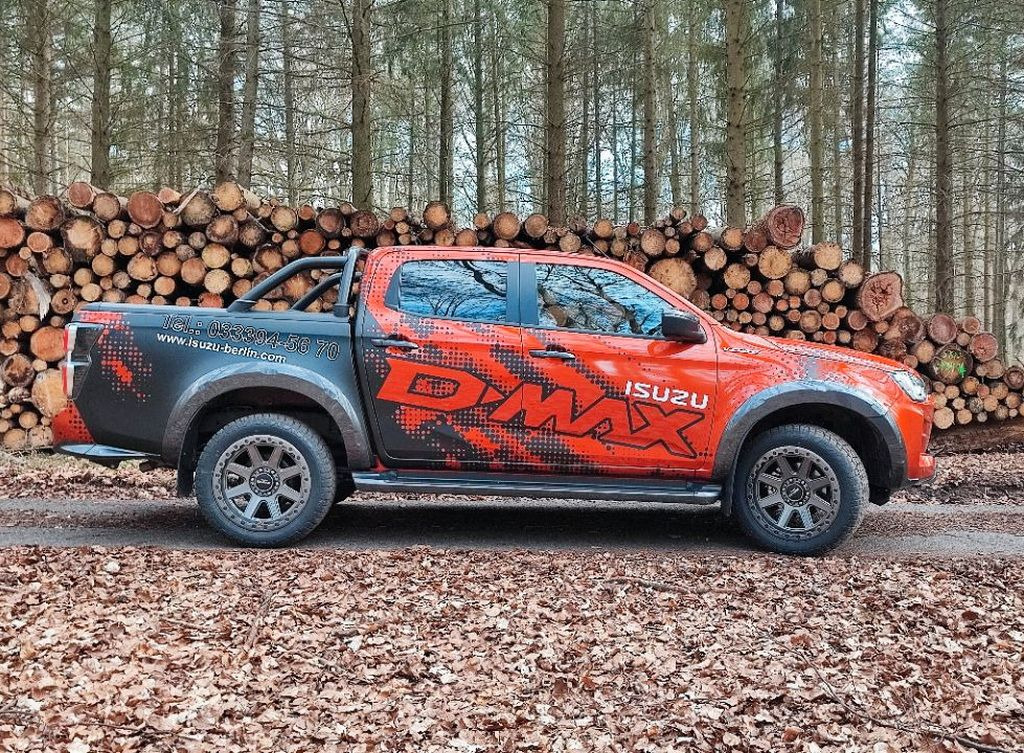 Isuzu D-Max V-Cross 20er Felgen, Überrollbügel, Rollo, - Легковой автомобиль: фото 1 Isuzu D-Max V-Cross 20er Felgen, Überrollbügel, Rollo, - Легковой автомобиль: фото 1